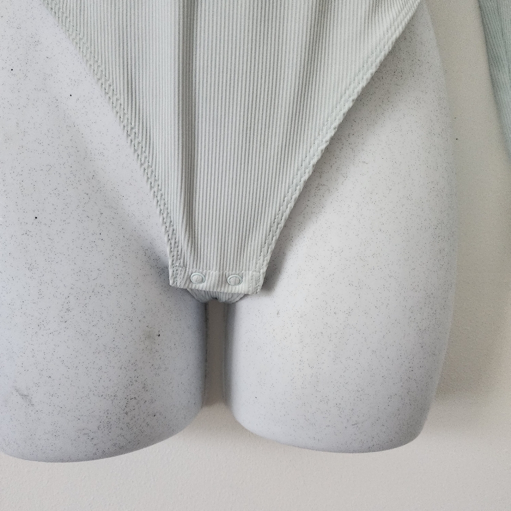 House of Harlow 1960 Green Ribbed Long Sleeve Collared Bodysuit w/ Snaps Size XS - Picture 6 of 13
